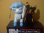 Glaceon and umbreon hanging with each other