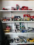 Shelves o' LEGO.